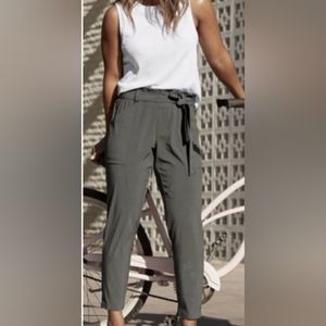 Athleta Skyline Pants Ladies Size 12 Paper Bag Waist Belted Dark Taupe Olive